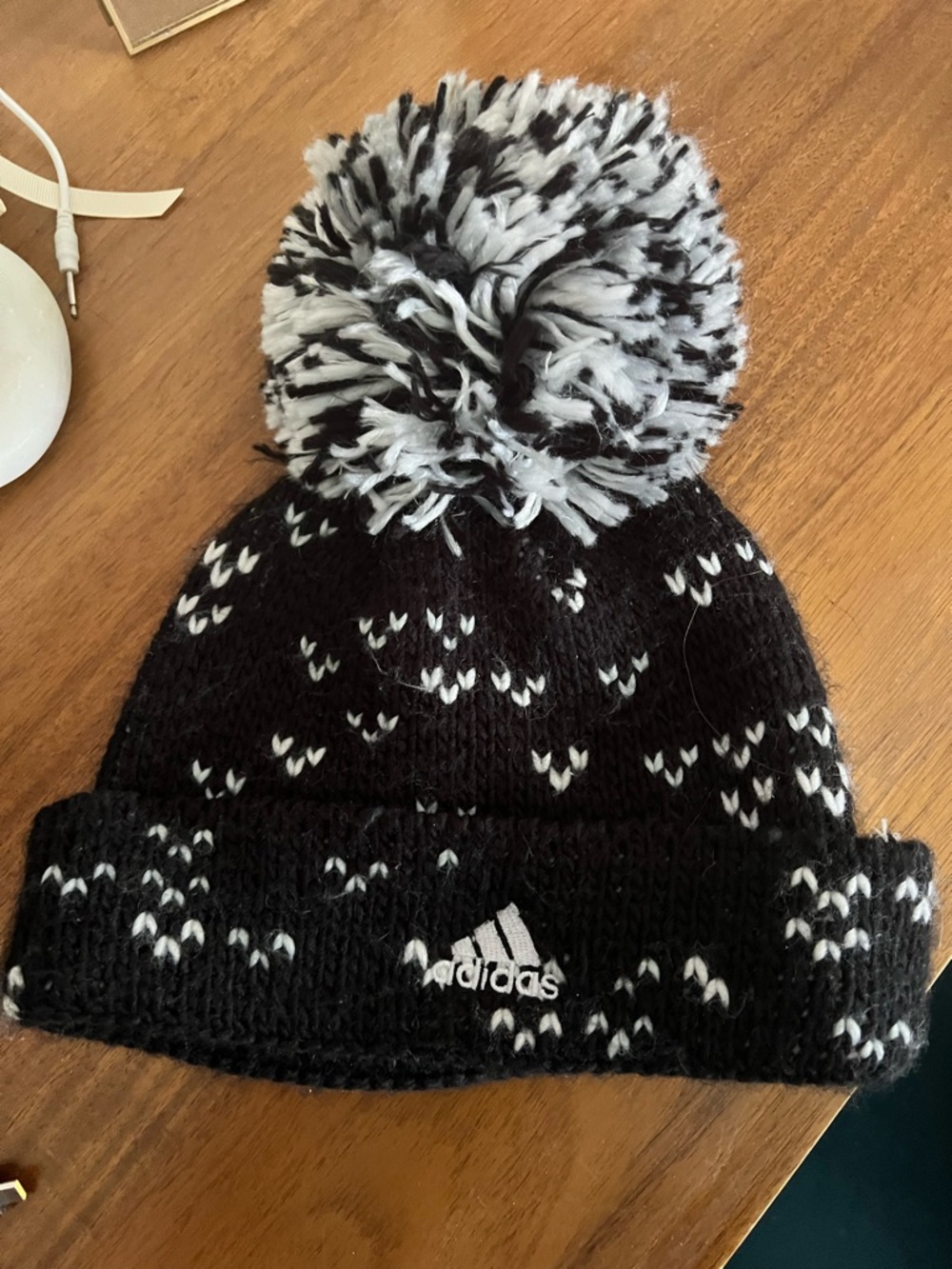 adidas Black & White Pom Pom Knit Beanie LA Kings - Picture 2 of 2